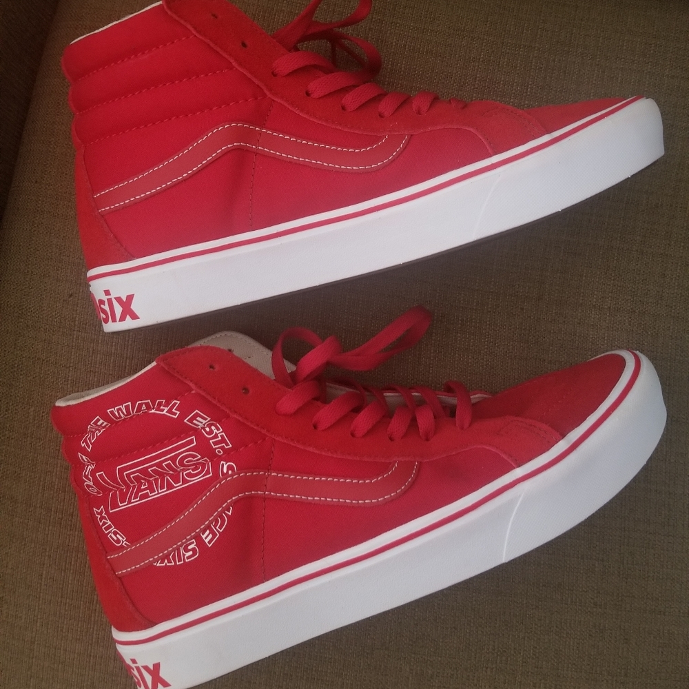 NWOT  Red mens 66 Van's hightops size 12